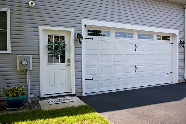 24/7 Emergency Garage Door Panel Replacement experts in Cottonwood, CA